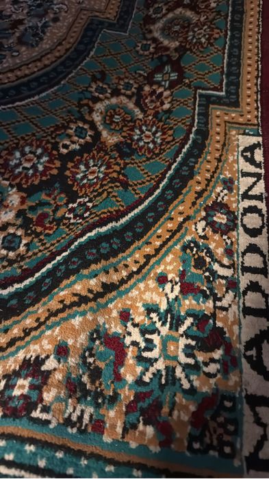 Коврый бу срочно продам