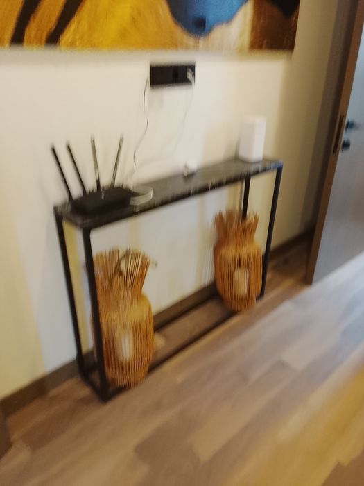 Консоль декоративная