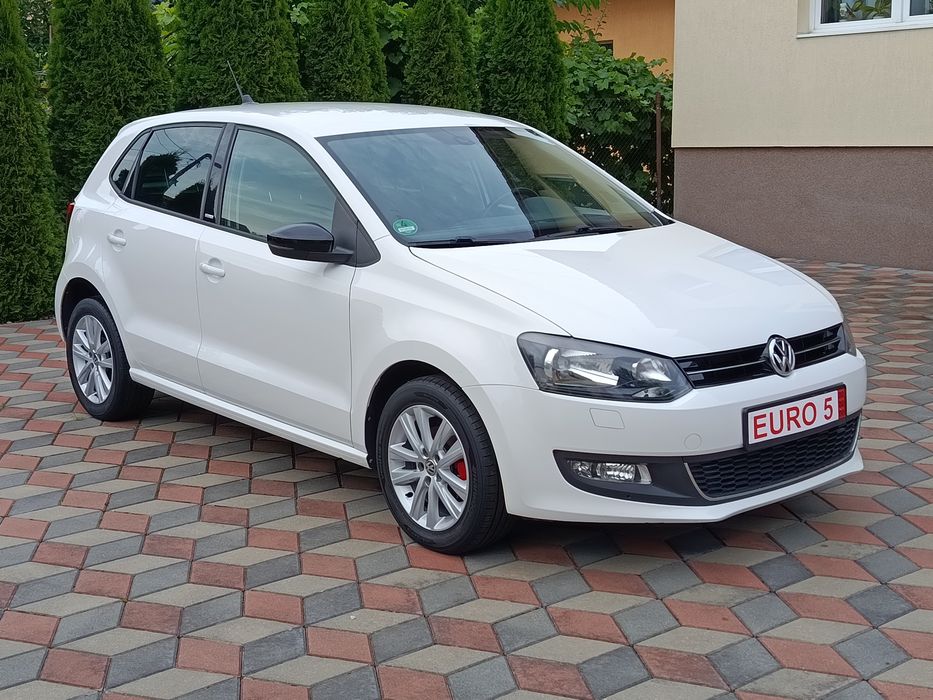 VOLKSWAGEN Polo