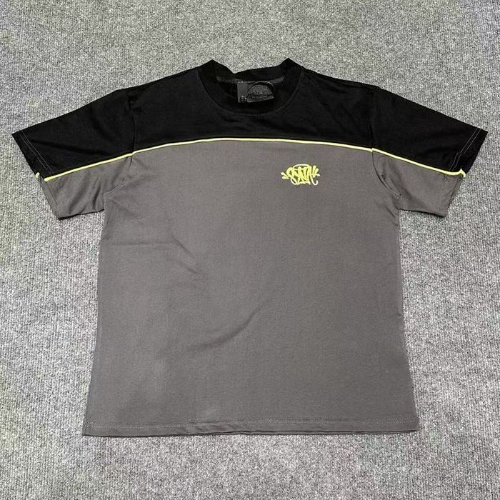 Футболка Syna World