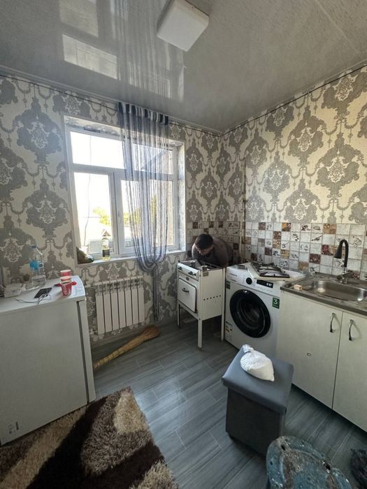 Продается 1х комнатная Чирчик 4 микрорайон