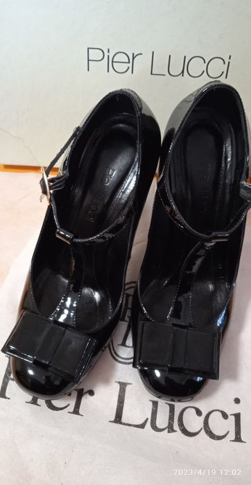 Продаю туфли женские Италия