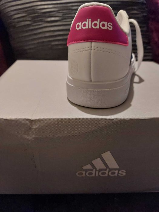 Маратонки adidas