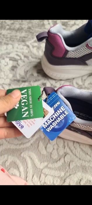 Новые кроссовки Skechers BOBS