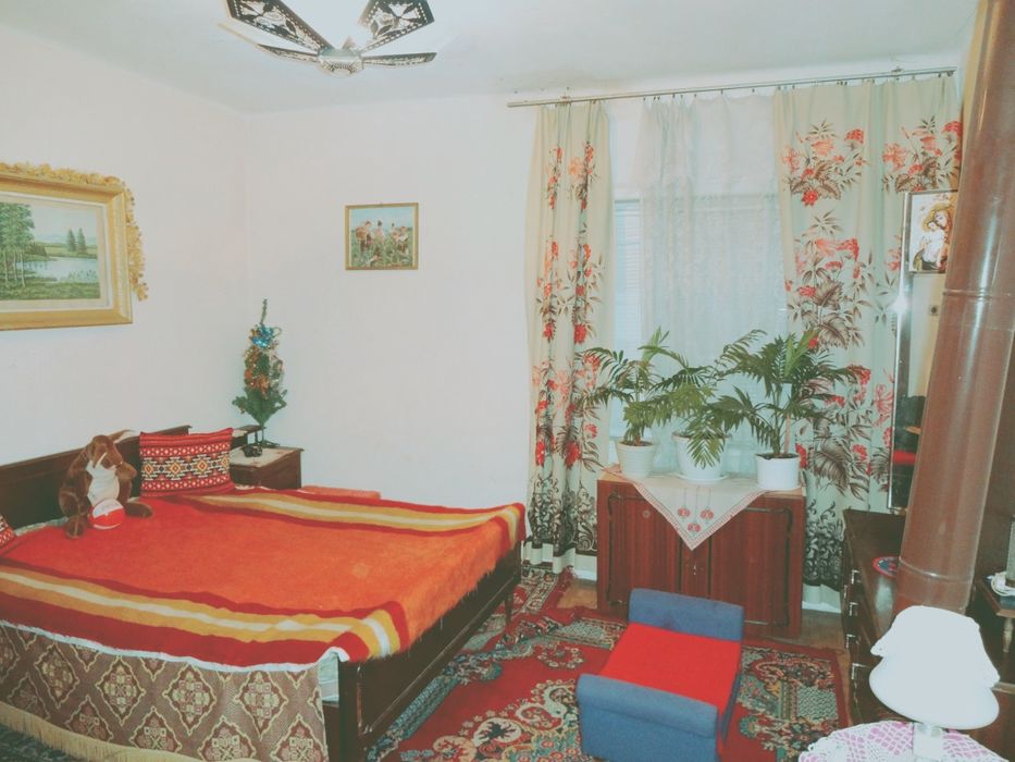 Продава къща дворно място  гараж Гр.Девня кв.Повеляново