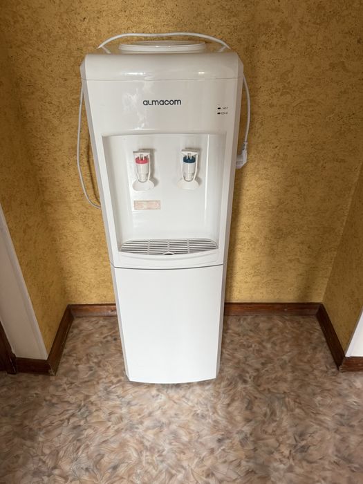 Кулер для воды almacom