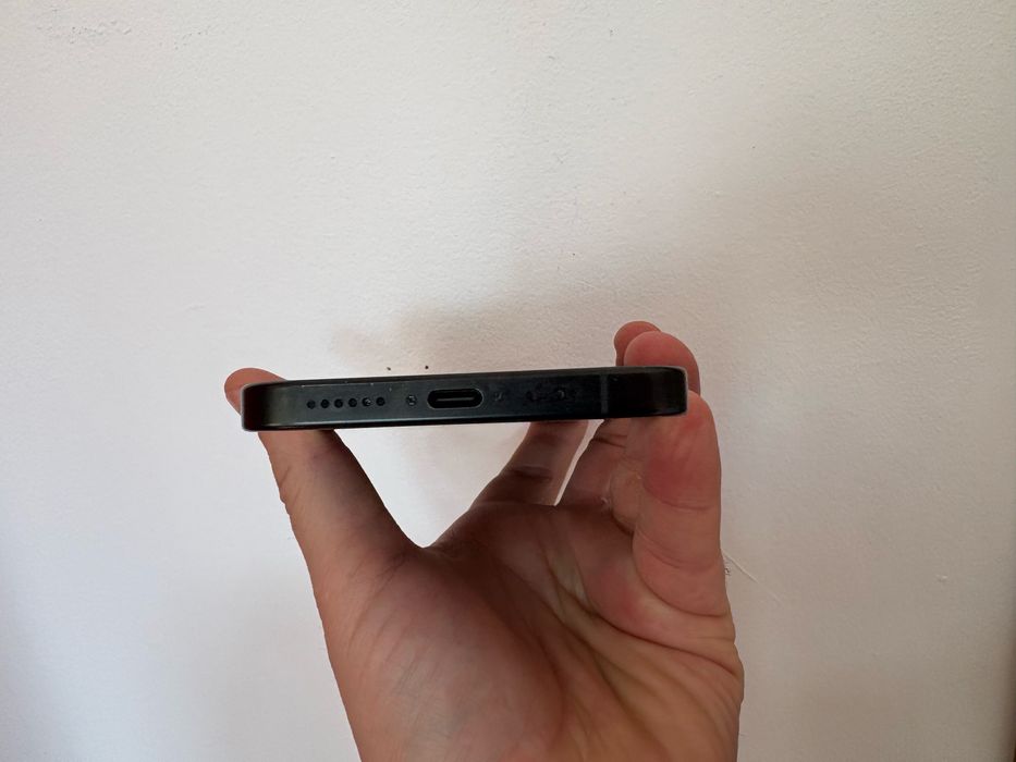 iPhone 16 Pro Max Black. Pentru Piese \ Recarosare