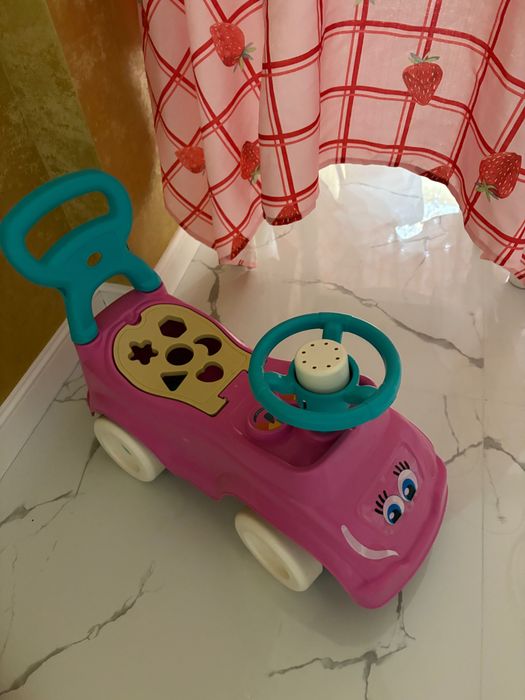 Продам игрушку машинку