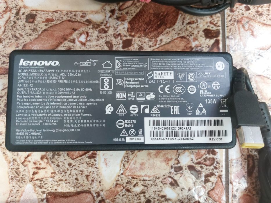 Incarcator Laptop Lenovo 135W 20v 6.75A, mufa dreptunghiulara