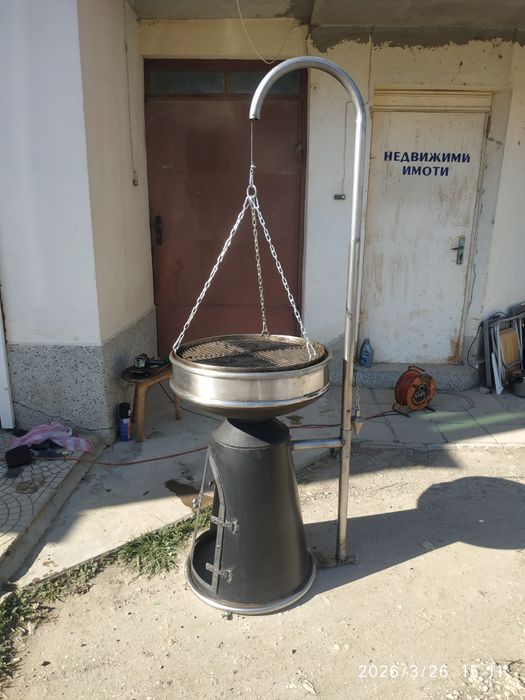 Барбекю на дървени въглища