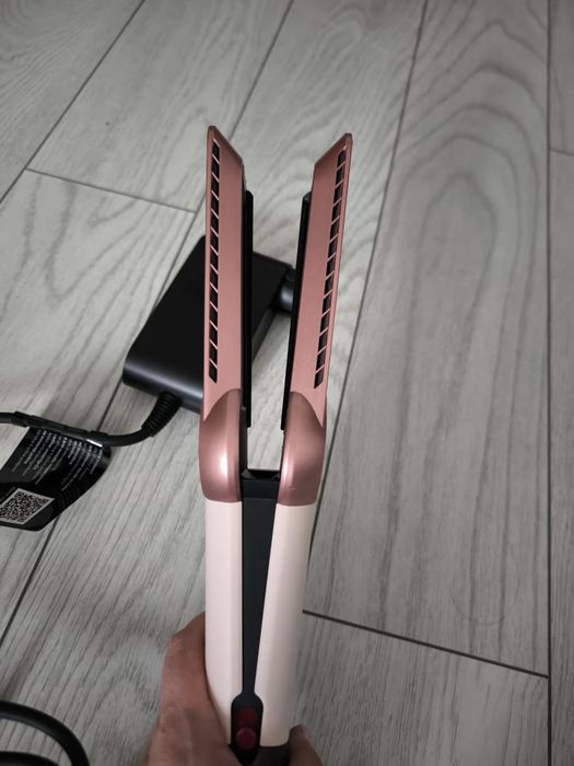 Dyson Airstrait Nou