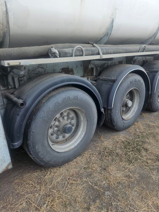 Тягач с бочкой Volvo