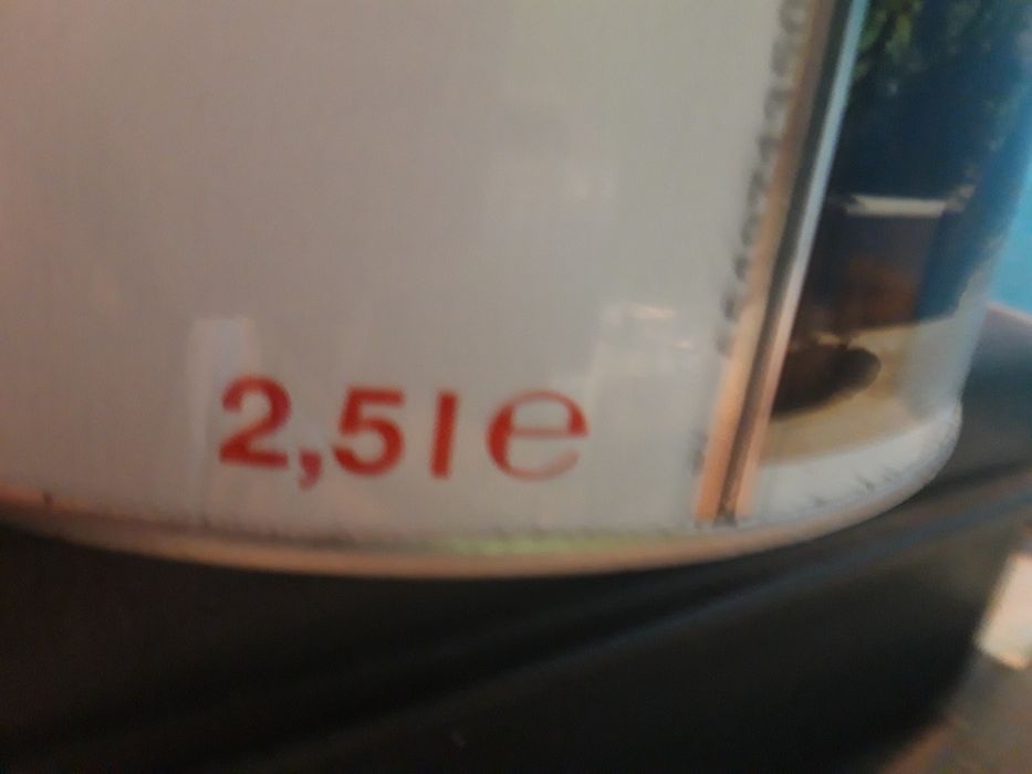 Продавам лак за дървени плоскости