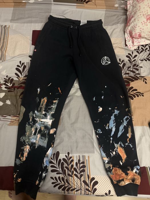 vand pantaloni jordan