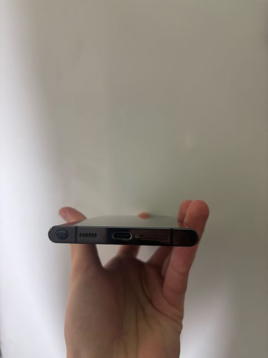 Samsung S22 Ultra 128gb.