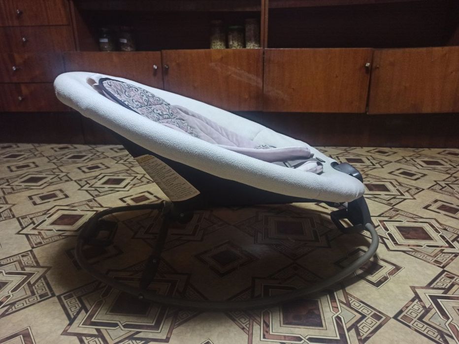 Продам детский шезлонг(кресло качалка)