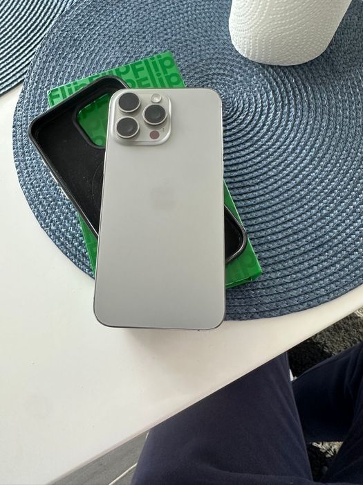 Iphone 15 pro max natural titan/14 pro max purple