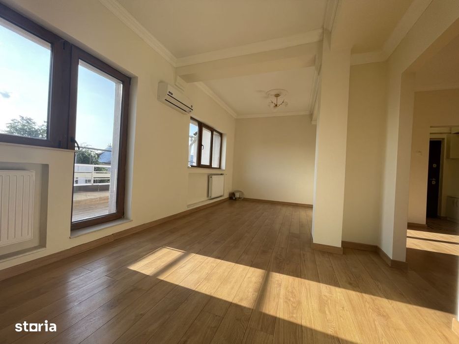 Investitie cu potential exceptional intr-un imobil interbelic