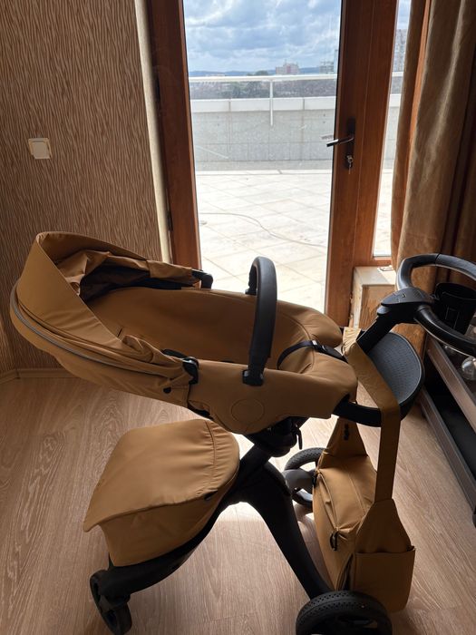 Бебешка количка със зимен и летен кош