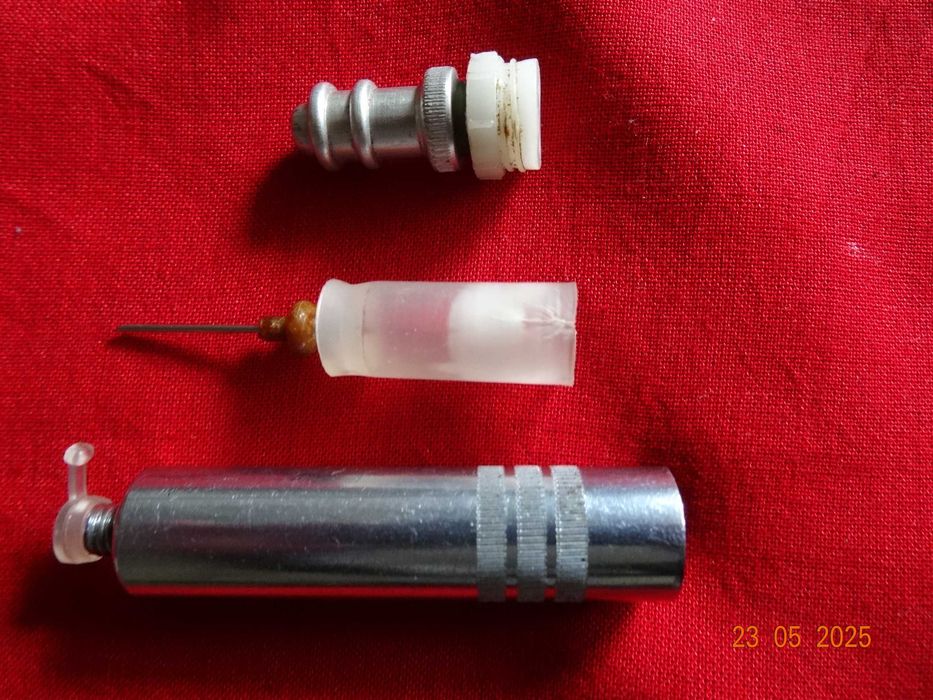 Seringa militara in dotarea soldatilor din anul 1960