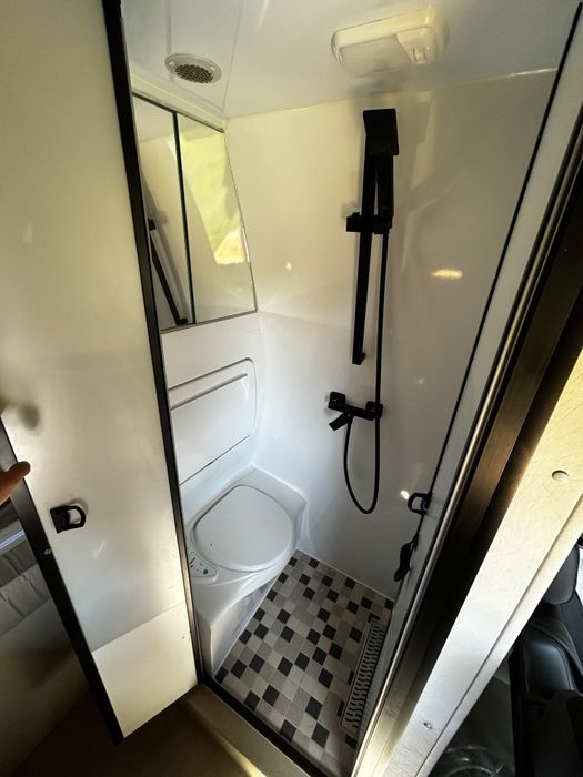 Camper impecabil ,schimb cu Tesla.
