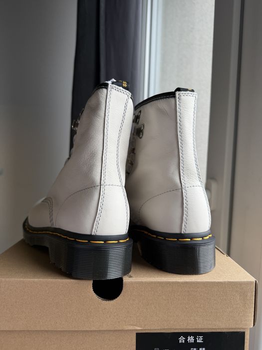 Нови оригинални обувки Dr. Martens, Calvin Klein 37,38