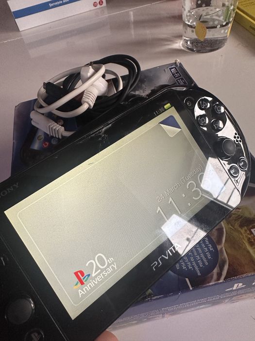 2 Console PS Vita 2000 slim
