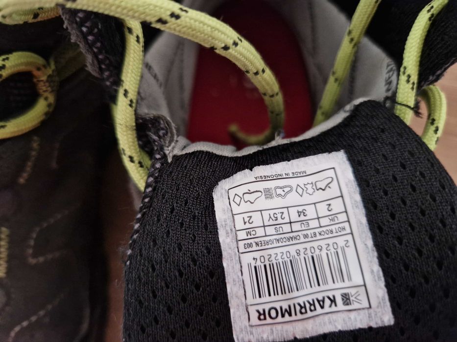 Ghete baietii iarna din Anglia