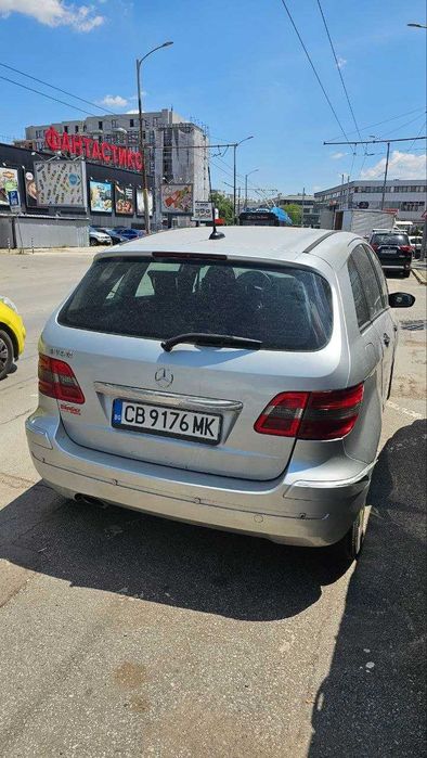 Продавам Mercedes-Benz B180 в добро техническо състояние