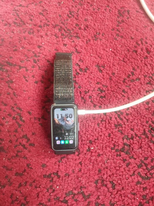 Huawei band-7  sotiladi