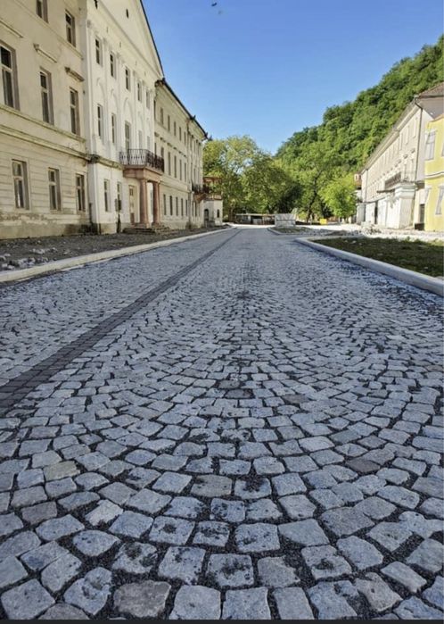 Piatra cubica si montaj