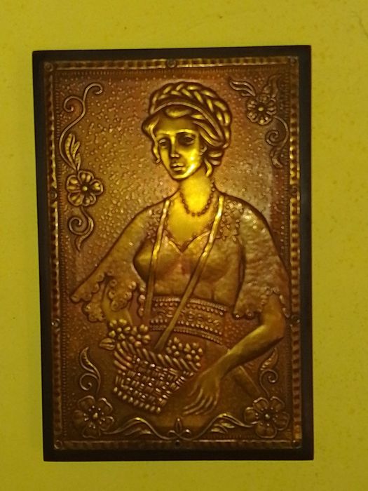 Руска Медна  Картина , Медно Пано  - Жена с носия