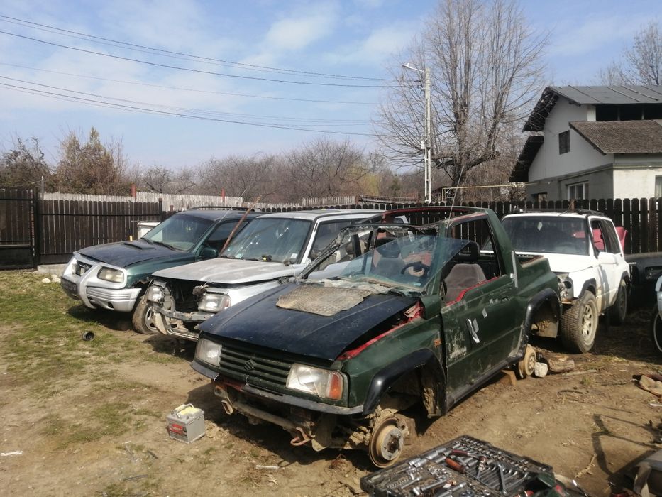 Dezmembram  suzuki vitara suzuki grand vitara