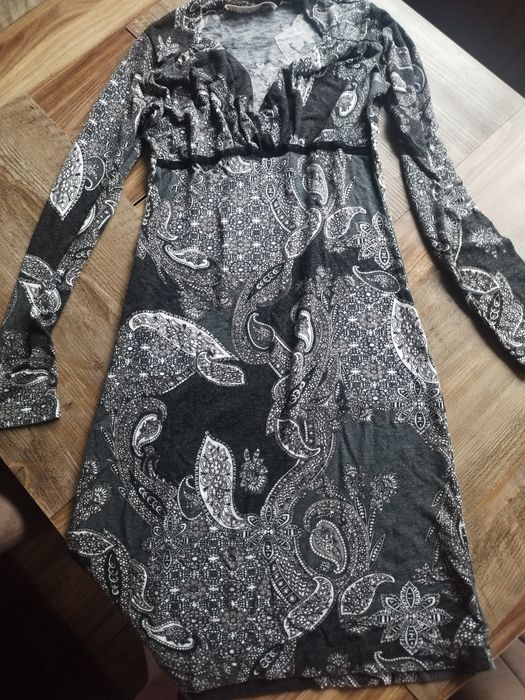 Дрехи- рокли и пола