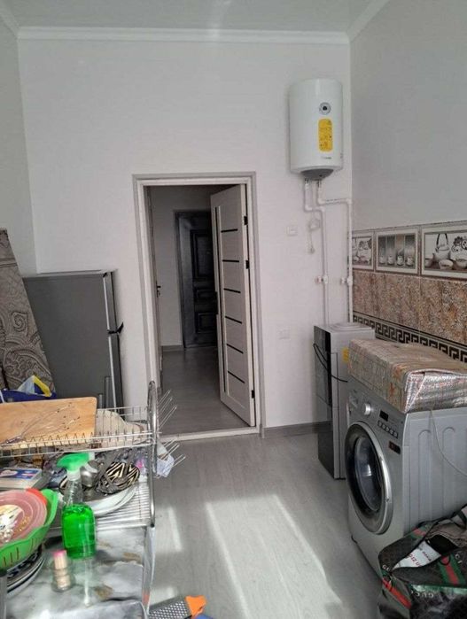 Арзон 1 хоналик квартира сотилади.Ор:Шарк1 АЛ-Мактум