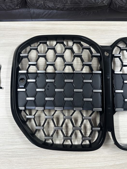 Оригинална маска за BMW G22/G23