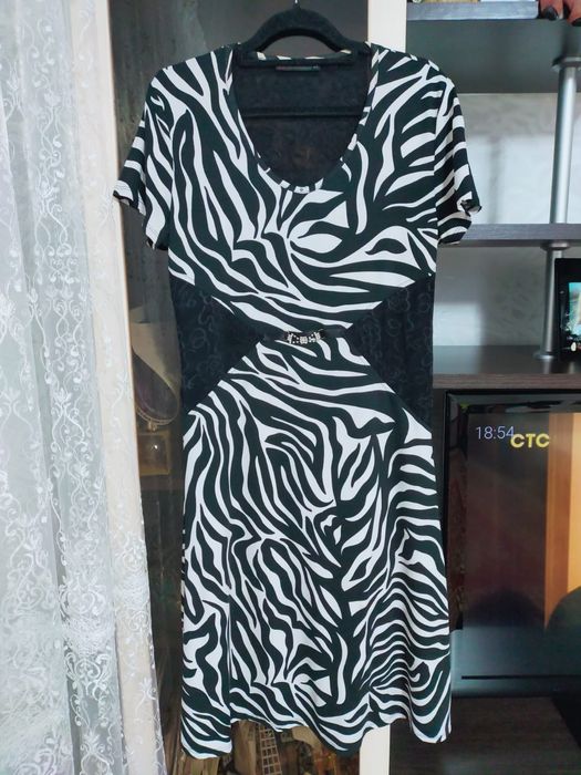 Продам платье женское