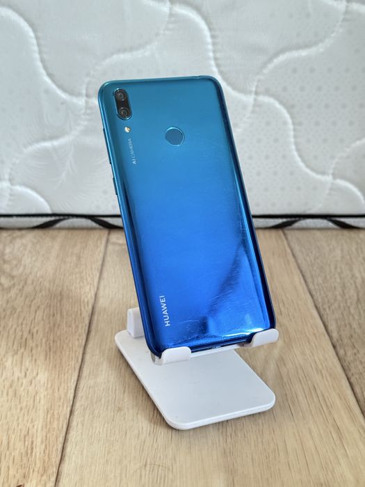 Продам телефон Huawei Y7 32 гб