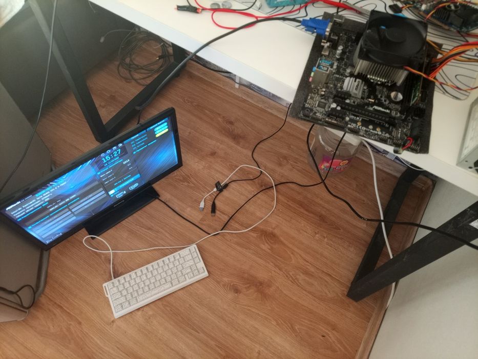 ASRock B360M-HDV в рабочем состоянии