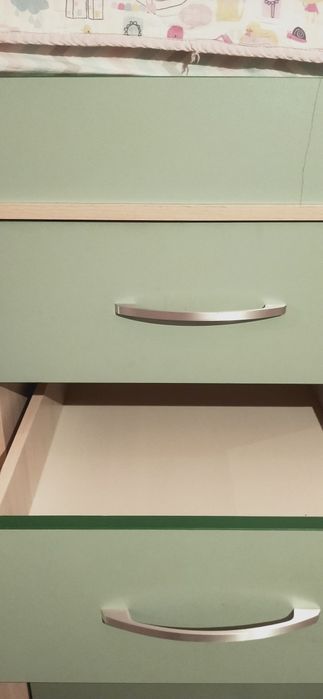 Продам детскую кровать -шкаф