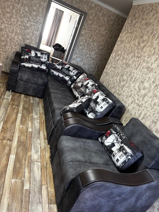 Продам новый диван с креслом