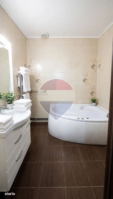Apartament 3 camere , Podu Pos, Decomandat