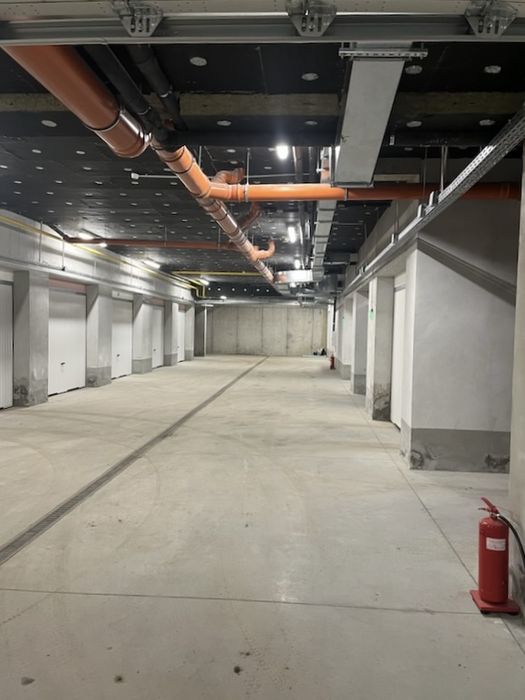 Дава се под наем Гараж / Паркомясто в София, Овча купел 2 - 20 кв.м за 35000 € - Снимка #2