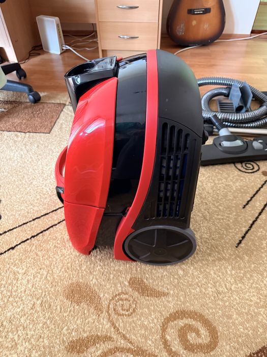 Aspirator Bosch cu spalare