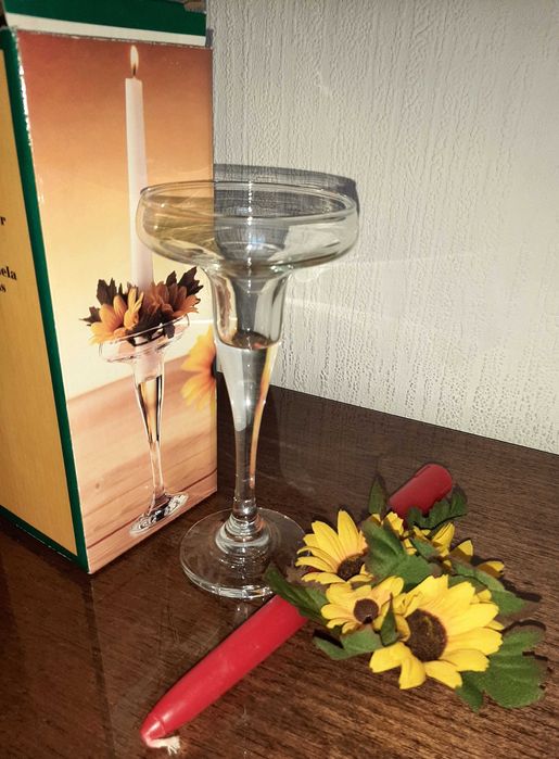 Декоративни стъклени свещници и подаръчни порцеланови чаши