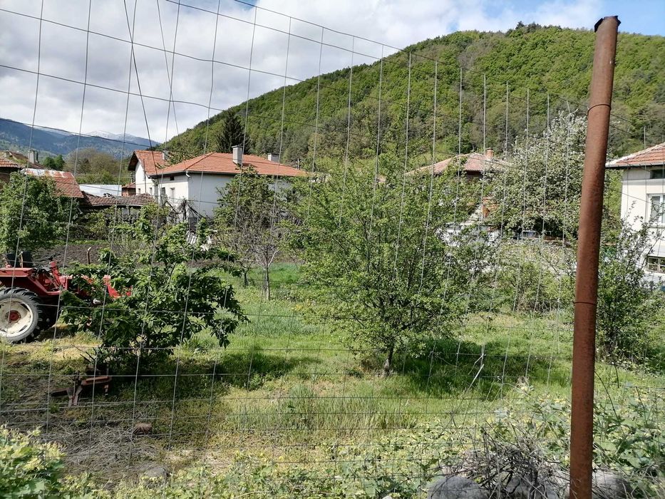 Продава се Парцел в с. Радуил, Област София-област - 500 кв.м за 54 €/кв.м - Снимка #1