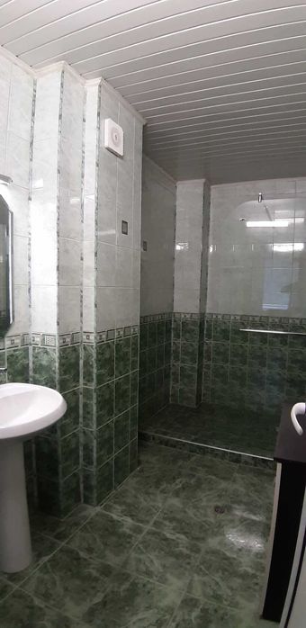 Дава се под наем Тристаен апартамент в Търговище, Център - 100 кв.м за 306 € - Снимка #9