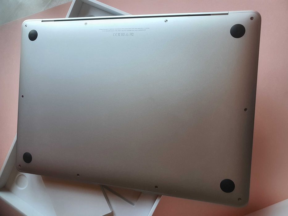 Apple MacBook Air A1932 (2019)