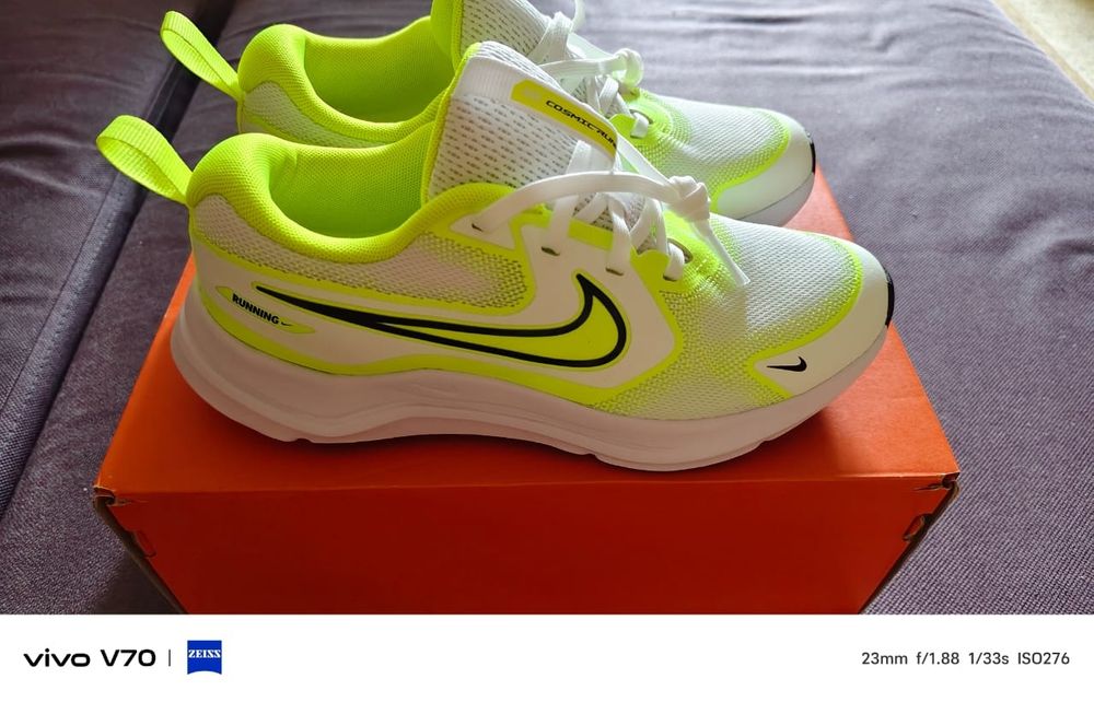 Продам беговые кроссовки Nike оригинал 36р