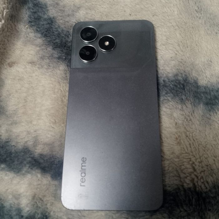 Продам телефон реалме с 50 нот за